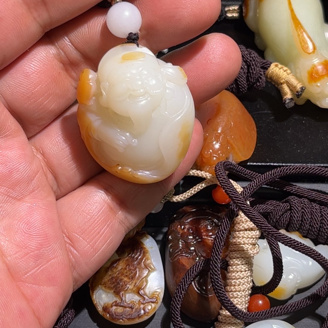 和田玉挂件未镶嵌生****埃