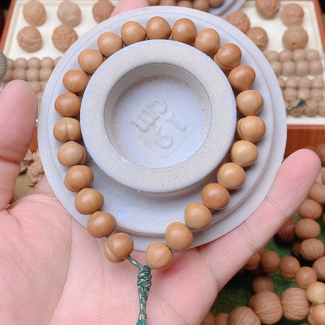 發***。12屁桃…………………………………………