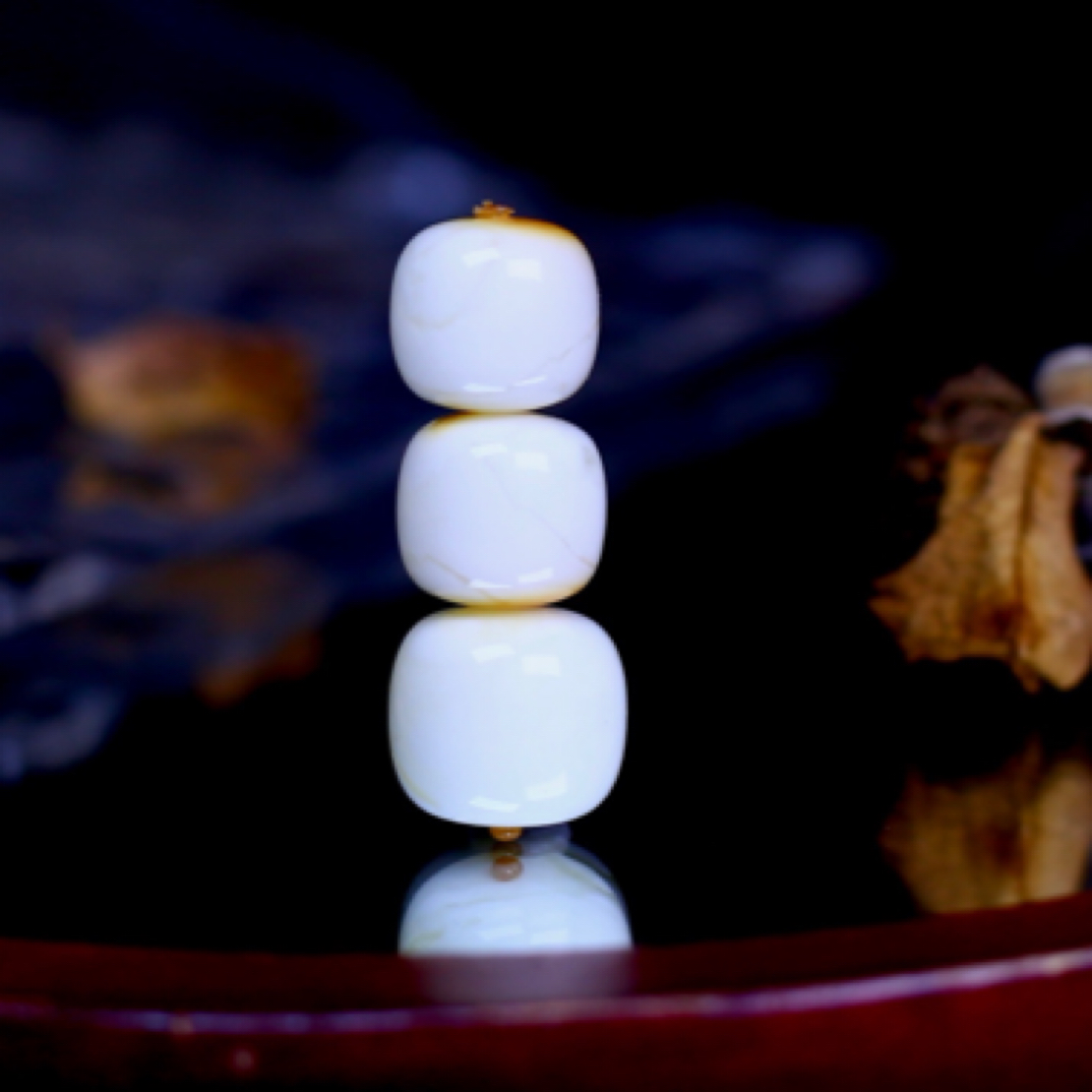 沁色同料套装，顶珠10.4*9.4  腰珠9.1*8.1mm  多样性发其一