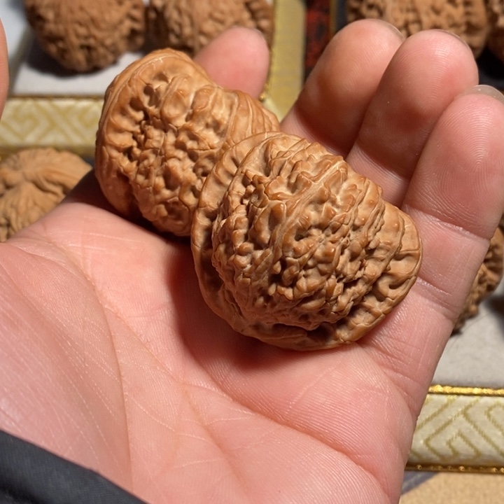 文玩核桃把件L*O核桃