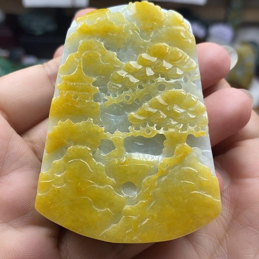颈饰未镶嵌翡翠紫***瑰牌子