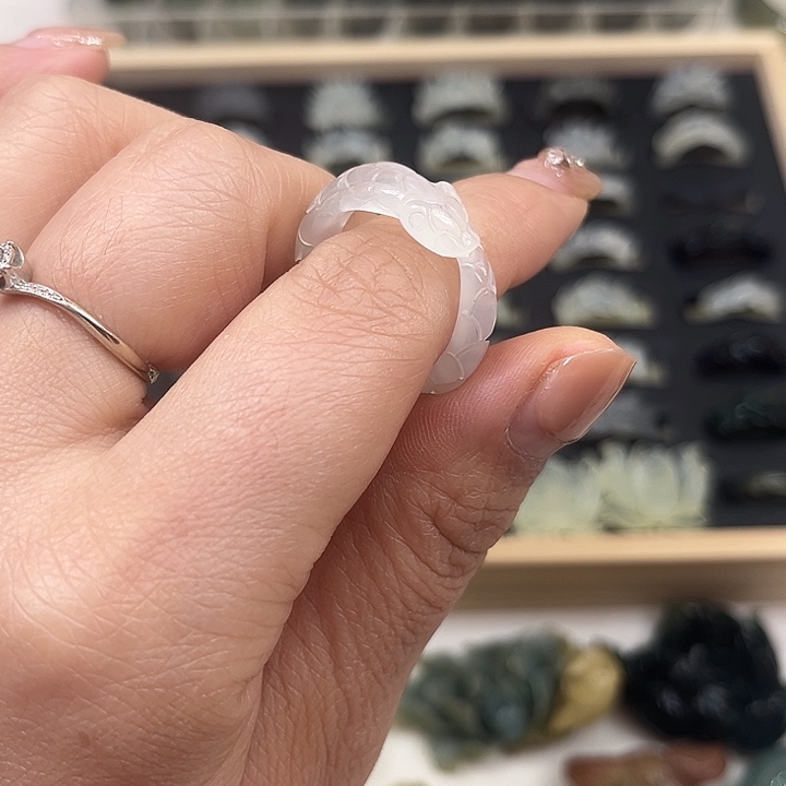 华***筝蛇纹石玉合金戒指