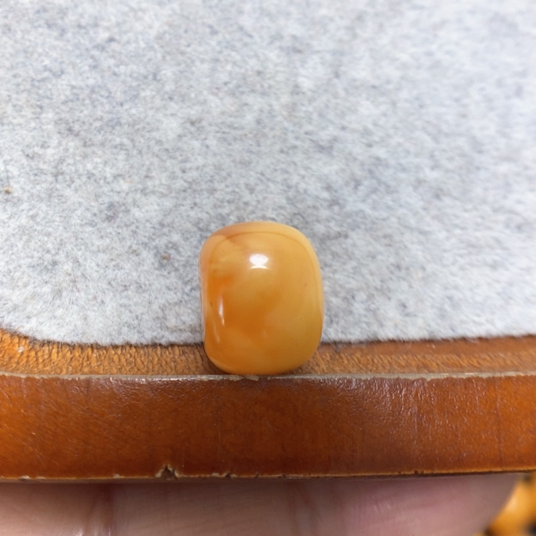 蜜蜡裸石未镶嵌镰***毛配饰