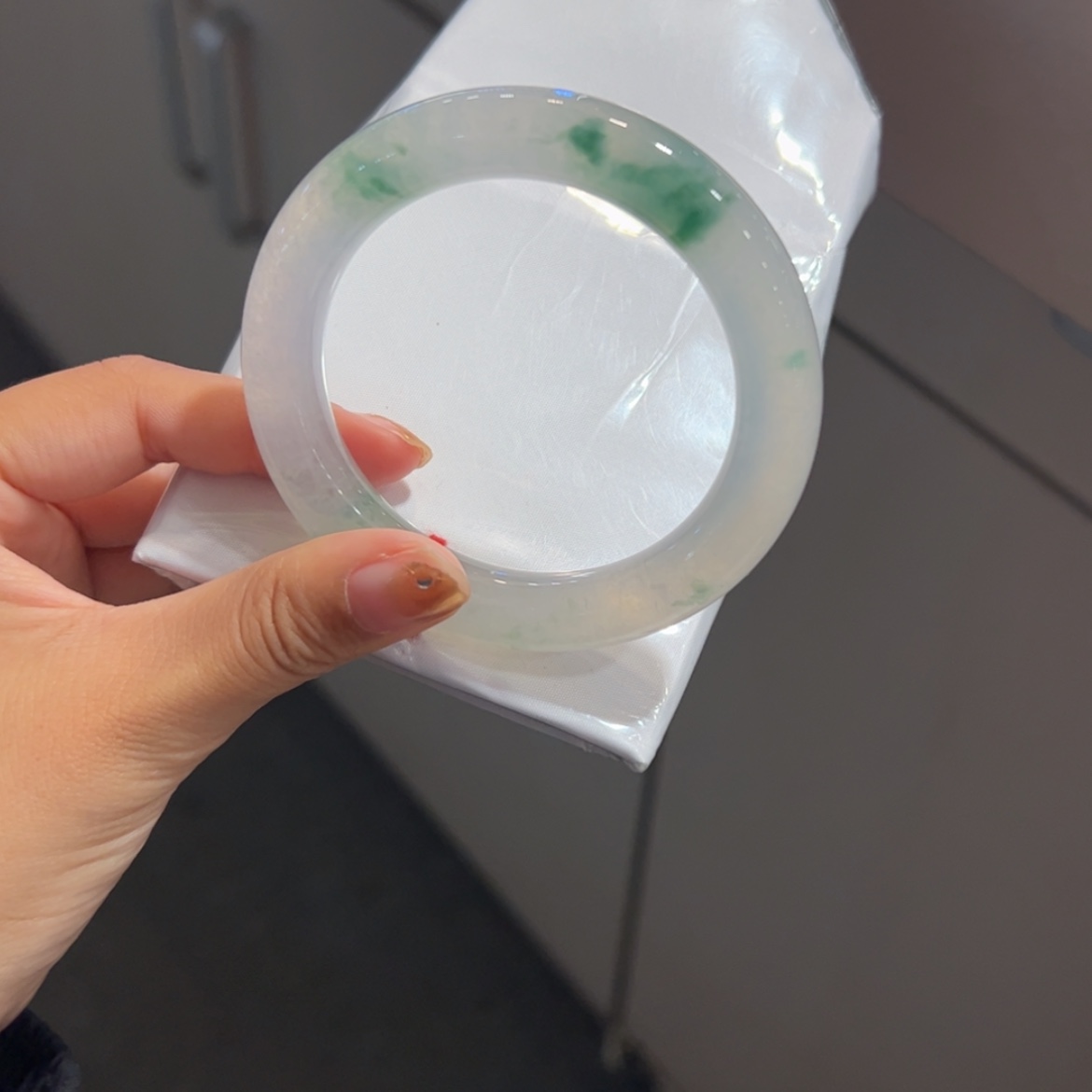 【闪购商品】翡翠手镯未镶嵌飘绿花