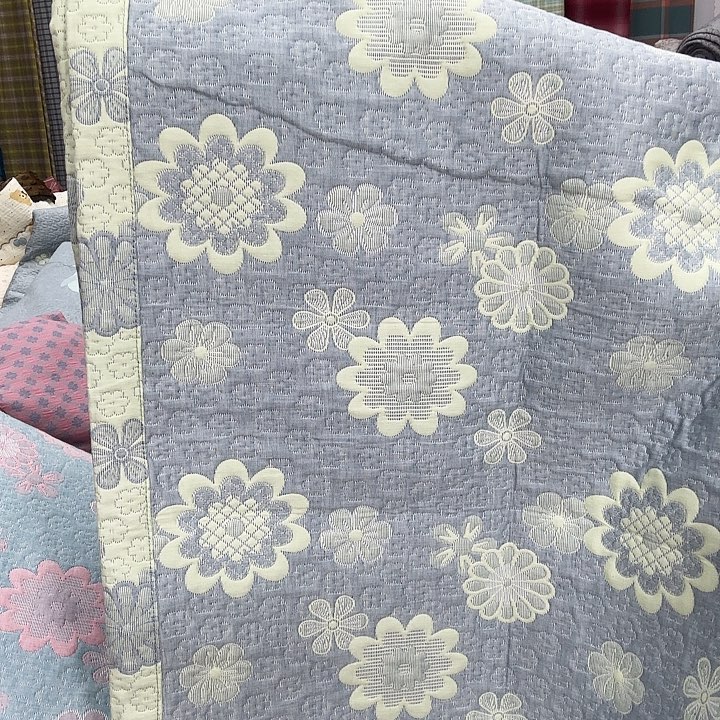 棉2.45米×2.4米床盖太阳花辉煌