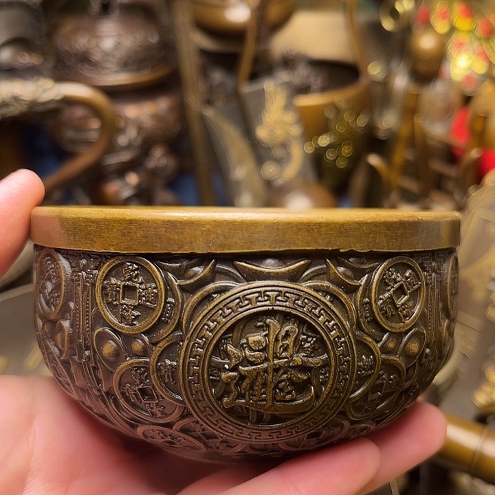 精美铜器批发档口