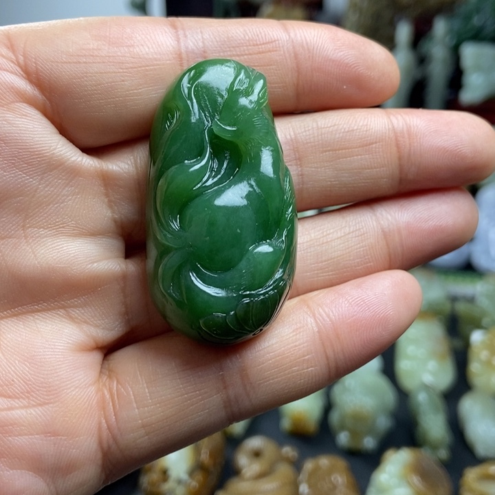 用***6和田玉未镶嵌颈饰