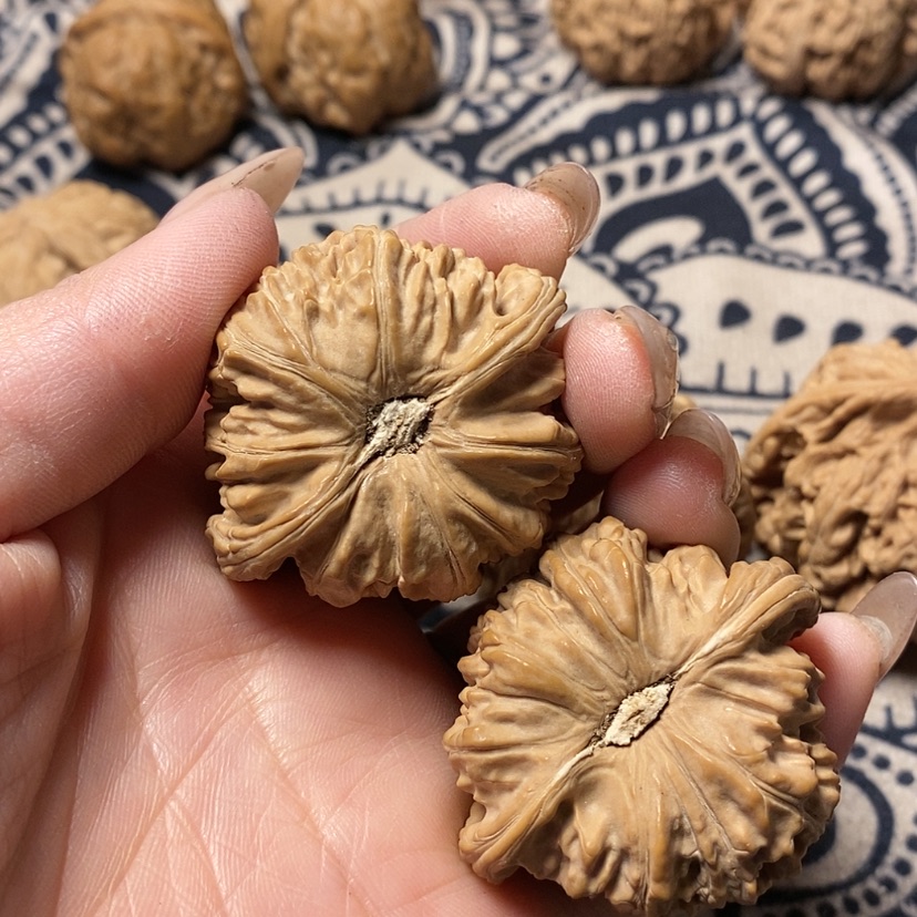 【闪购商品】文玩核桃吊坠?****?白狮子。hua