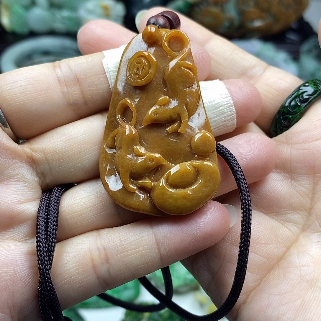 颈饰未镶嵌翡翠牌子