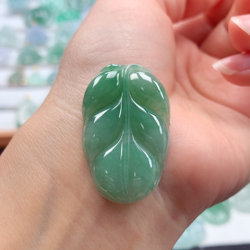 【闪购商品】翡翠吊坠(不含链)未镶嵌