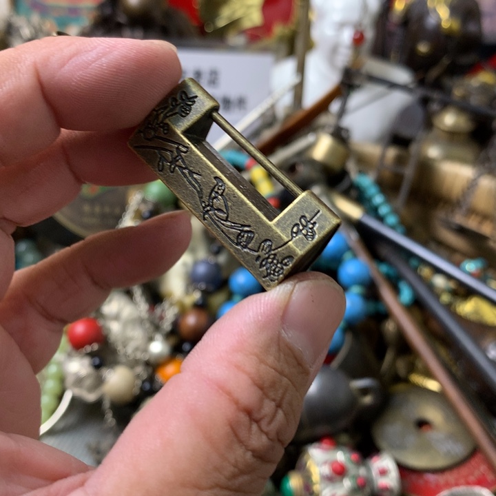 隔***哥一物一拍四公分锁子