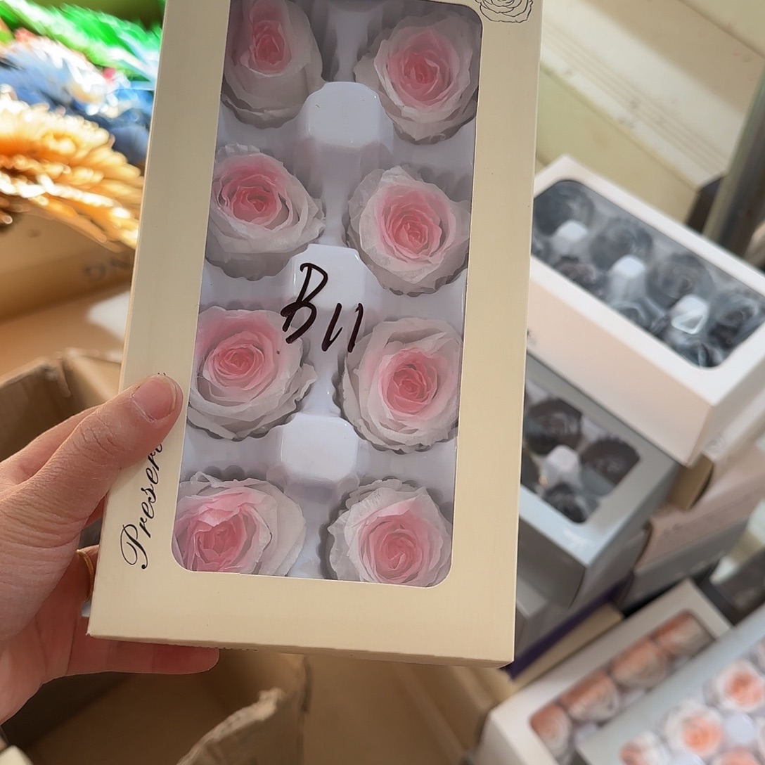 B11号白边粉心8朵玫瑰1盒