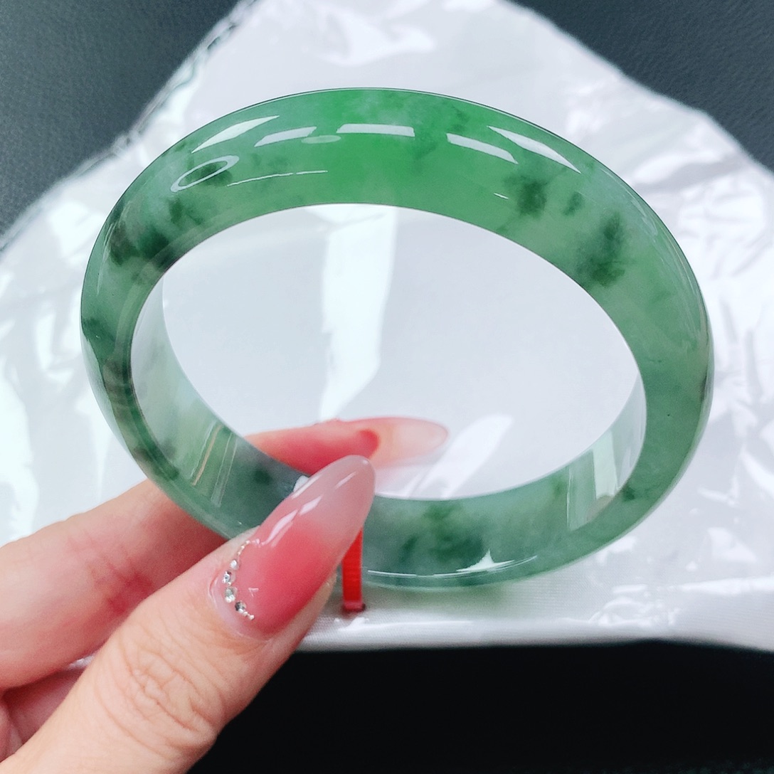 翡翠手镯未镶嵌58圈