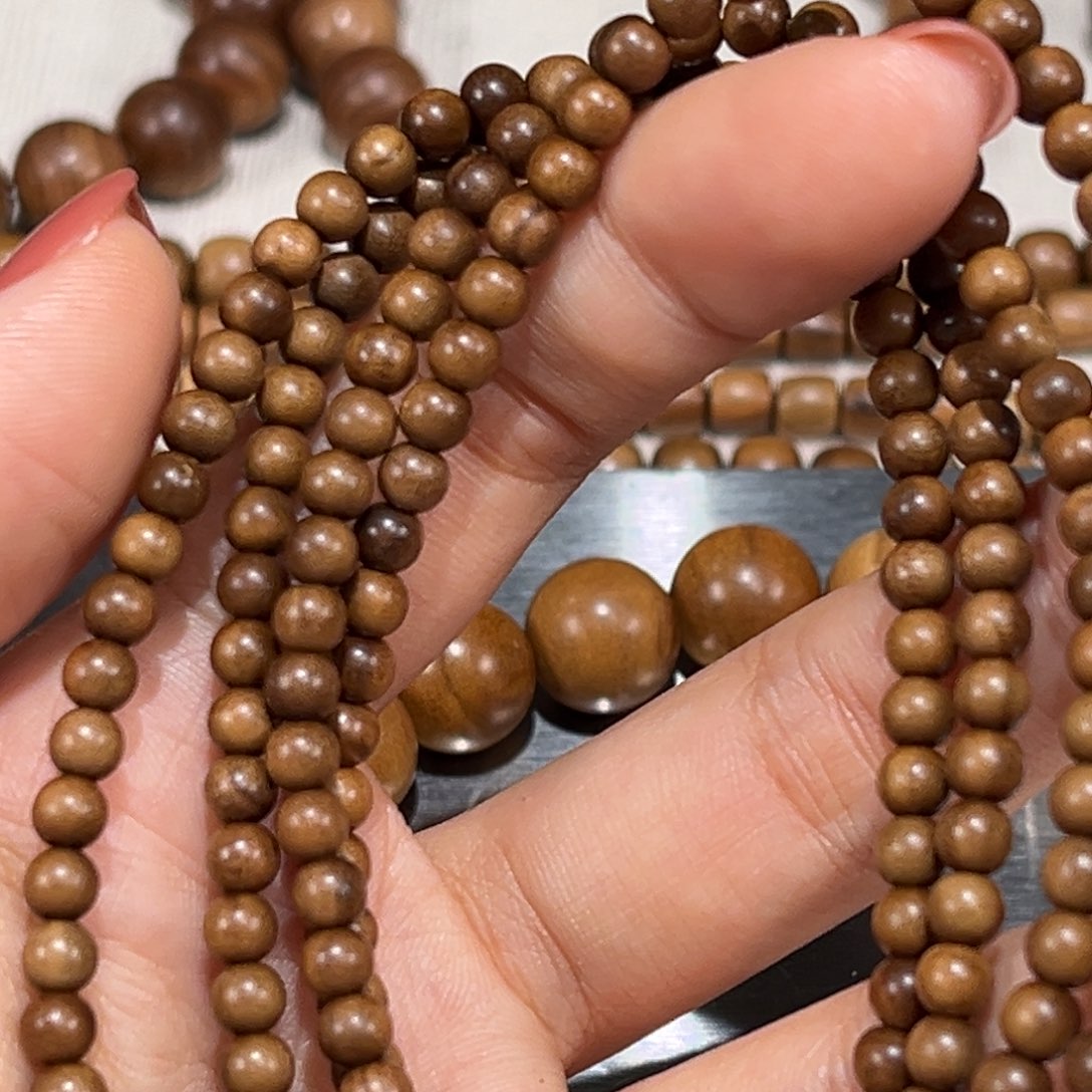 檀香木手串/手链全品有带黑油线0.4✖️216颗多圈