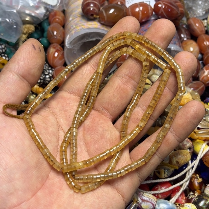 颈饰玻璃3348。白水晶1条