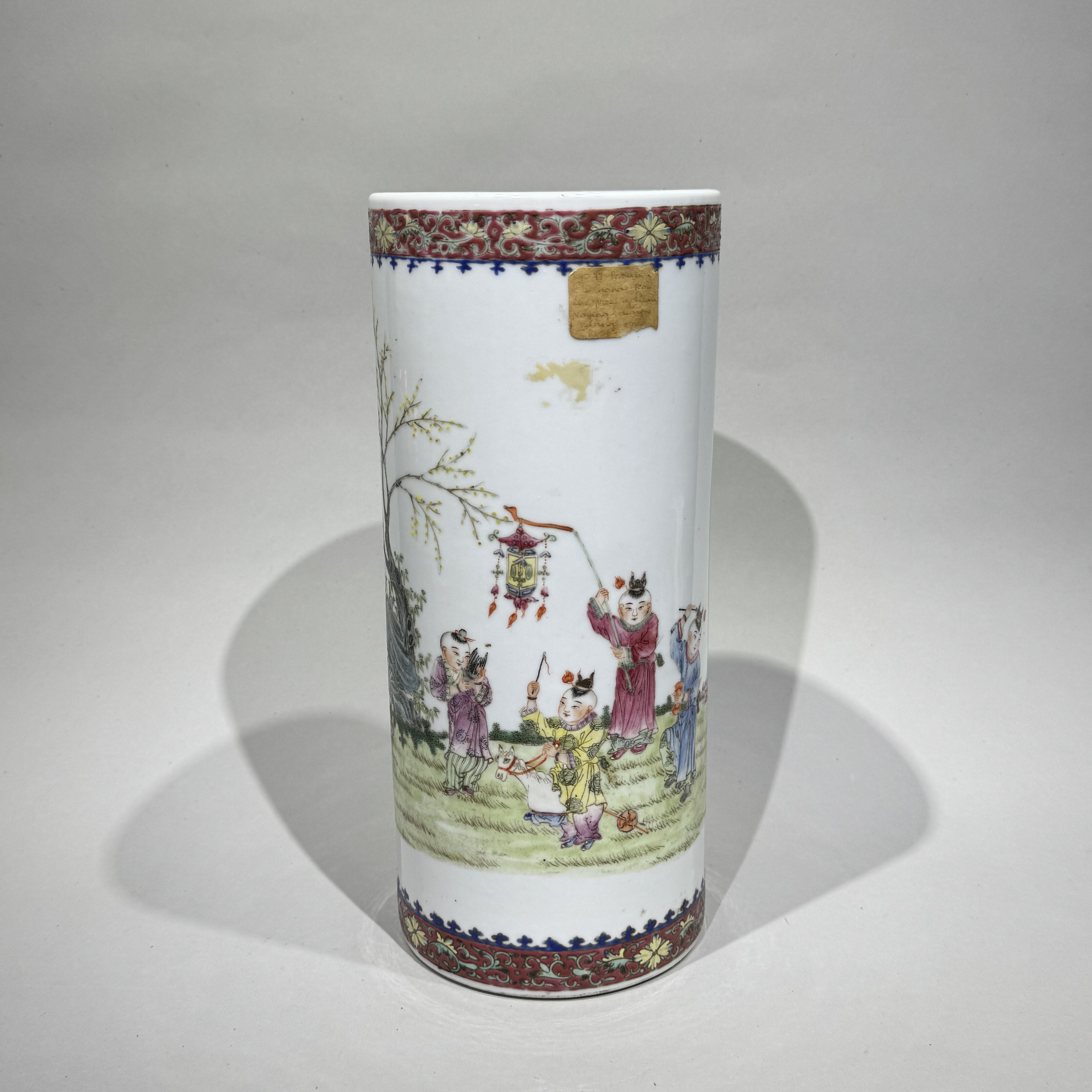 民国·粉彩婴戏图帽筒【古董拍卖】