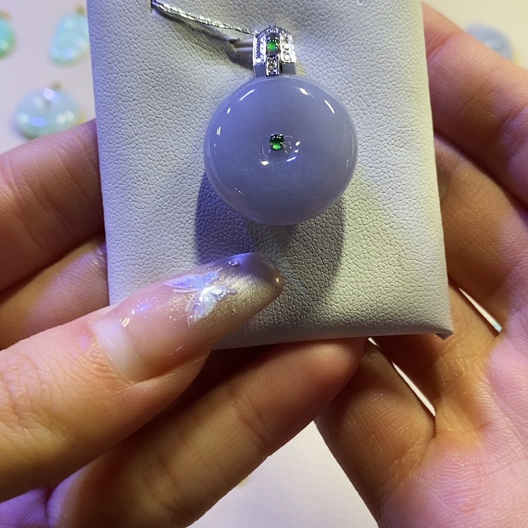 翡翠颈饰18K金镶嵌翡翠