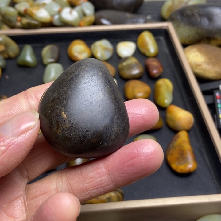 威***和田玉（糖玉）未镶嵌珠宝奇石