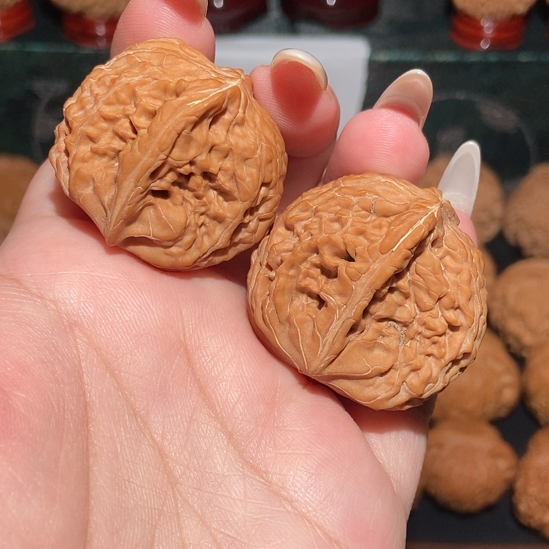 文玩核桃吊坠磨盘半壁38