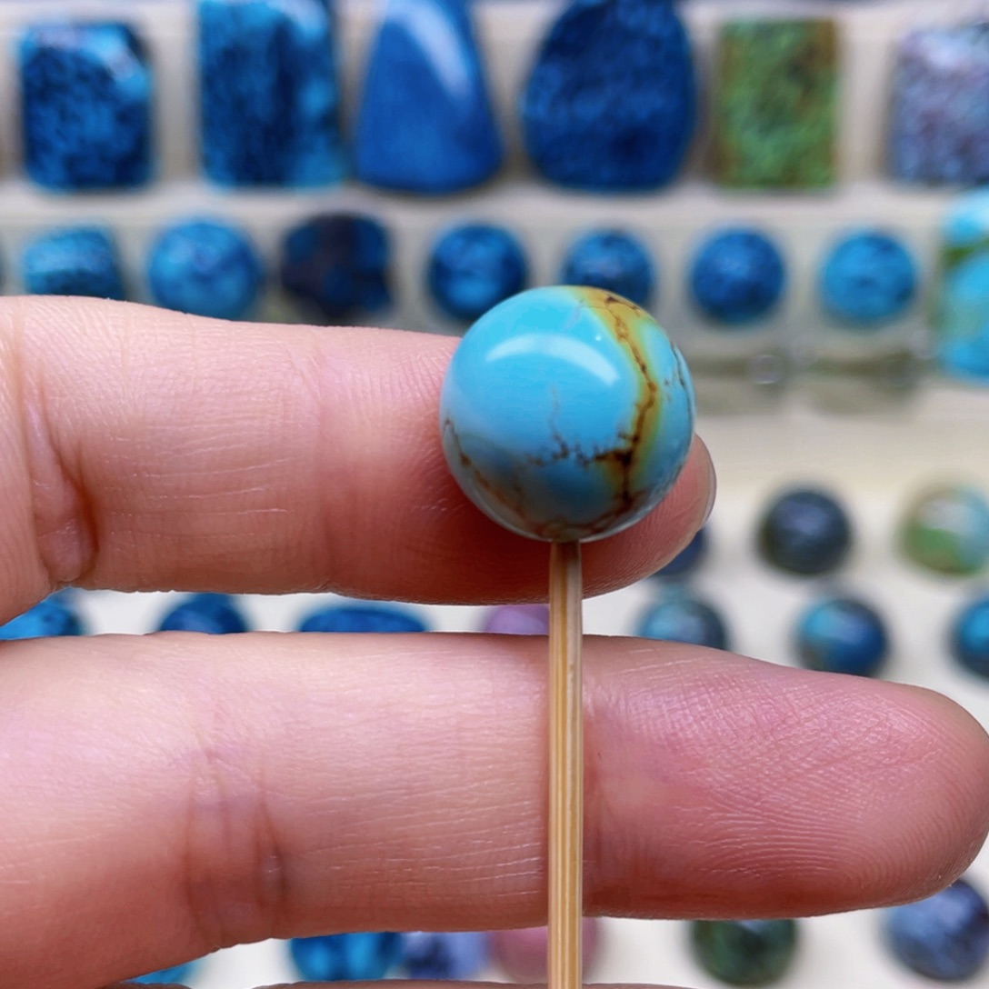 绿松石未镶嵌颈饰