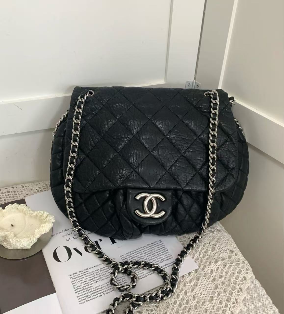 95新 Chanel/香奈儿 展会外场！黑银滚边元宝机场包
