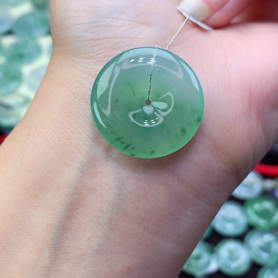 翡翠颈饰未镶嵌68尺寸24.8-5.4