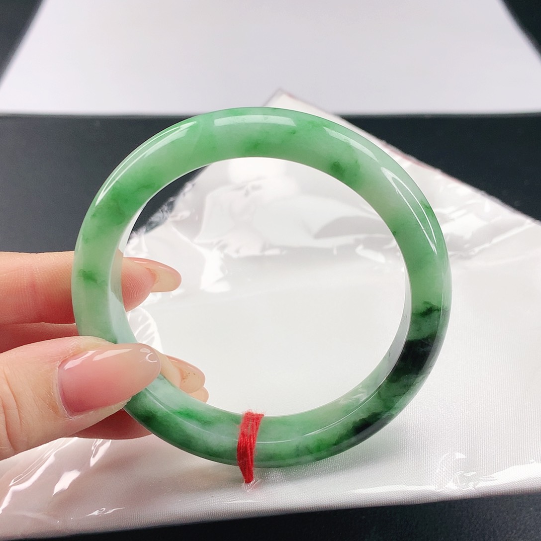 翡翠手镯未镶嵌翡翠051