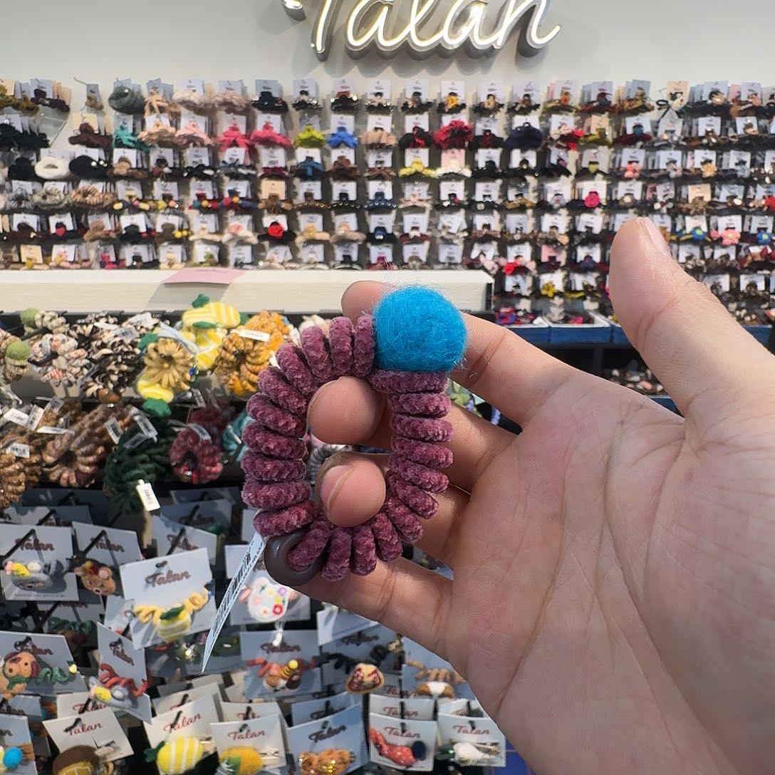 蓝色球球电话线哦哦