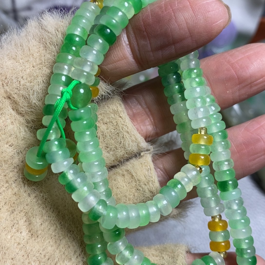 和田玉（糖玉）未镶嵌颈饰