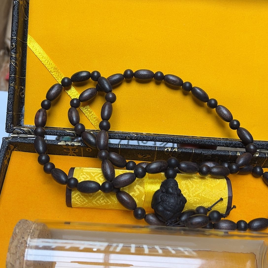 大叶紫檀（黑酸枝木类）