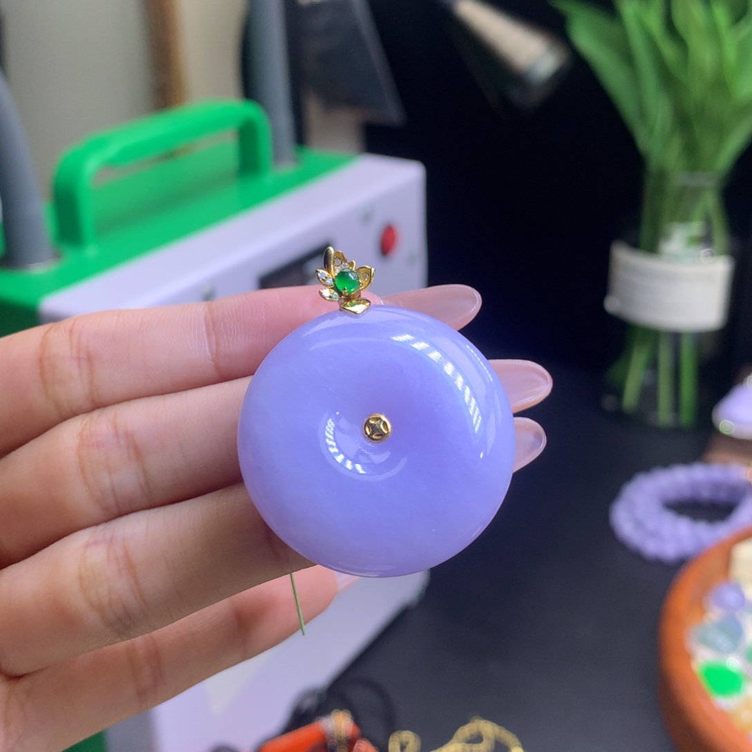 翡翠18K金镶嵌颈饰