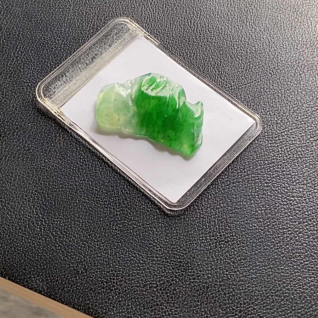 定制翡翠未镶嵌冰阳绿色吊坠