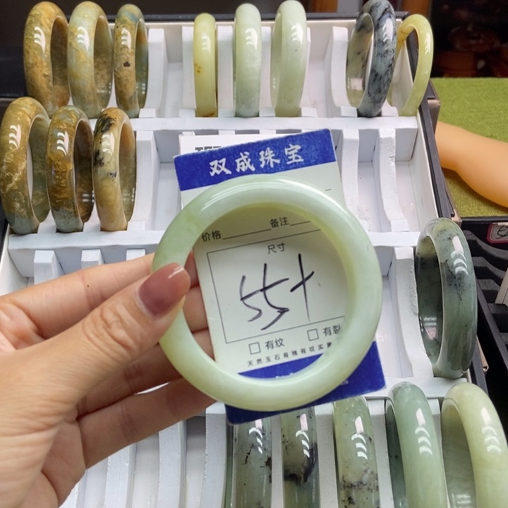 蛇纹石玉手镯未镶嵌1058