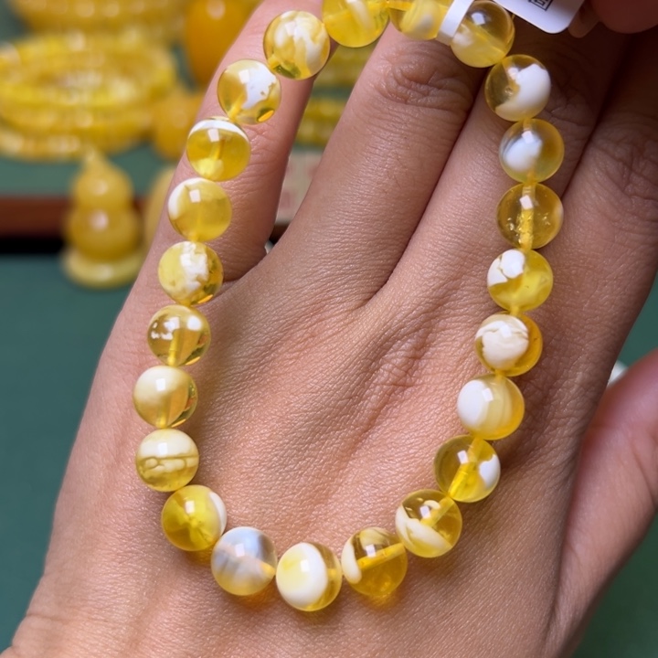 蜜蜡未镶嵌珠宝奇石