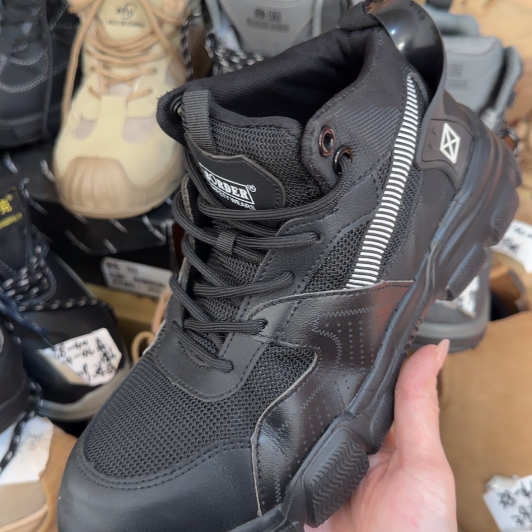 42码黑皮网马丁靴款6号款