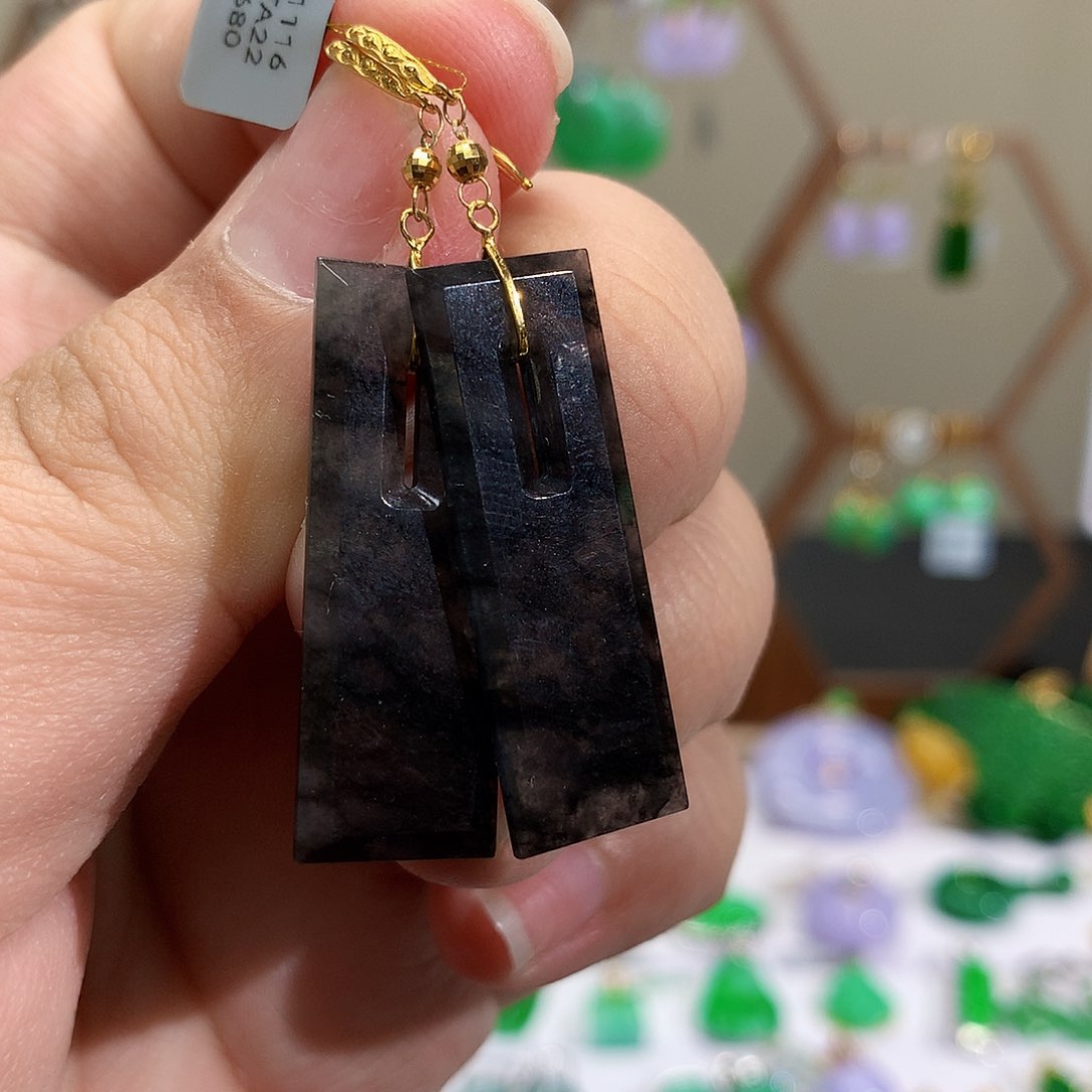 18K金镶嵌翡翠耳饰天然翡翠耳饰