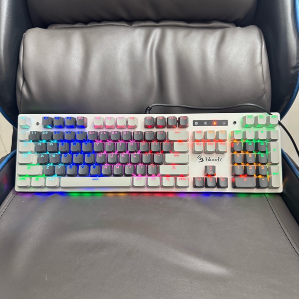 8新 双飞燕 血手F-208N升级版彩光机械键盘二代lk光轴带四周灯条