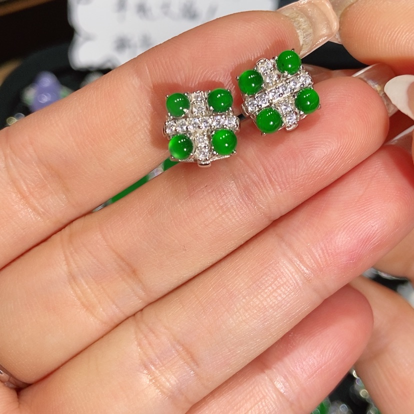 【闪购商品】翡翠耳饰未镶嵌天然翡翠