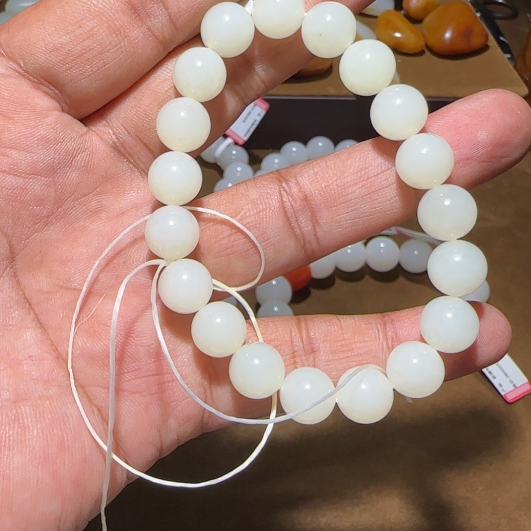 ****࿐和田玉未镶嵌手链