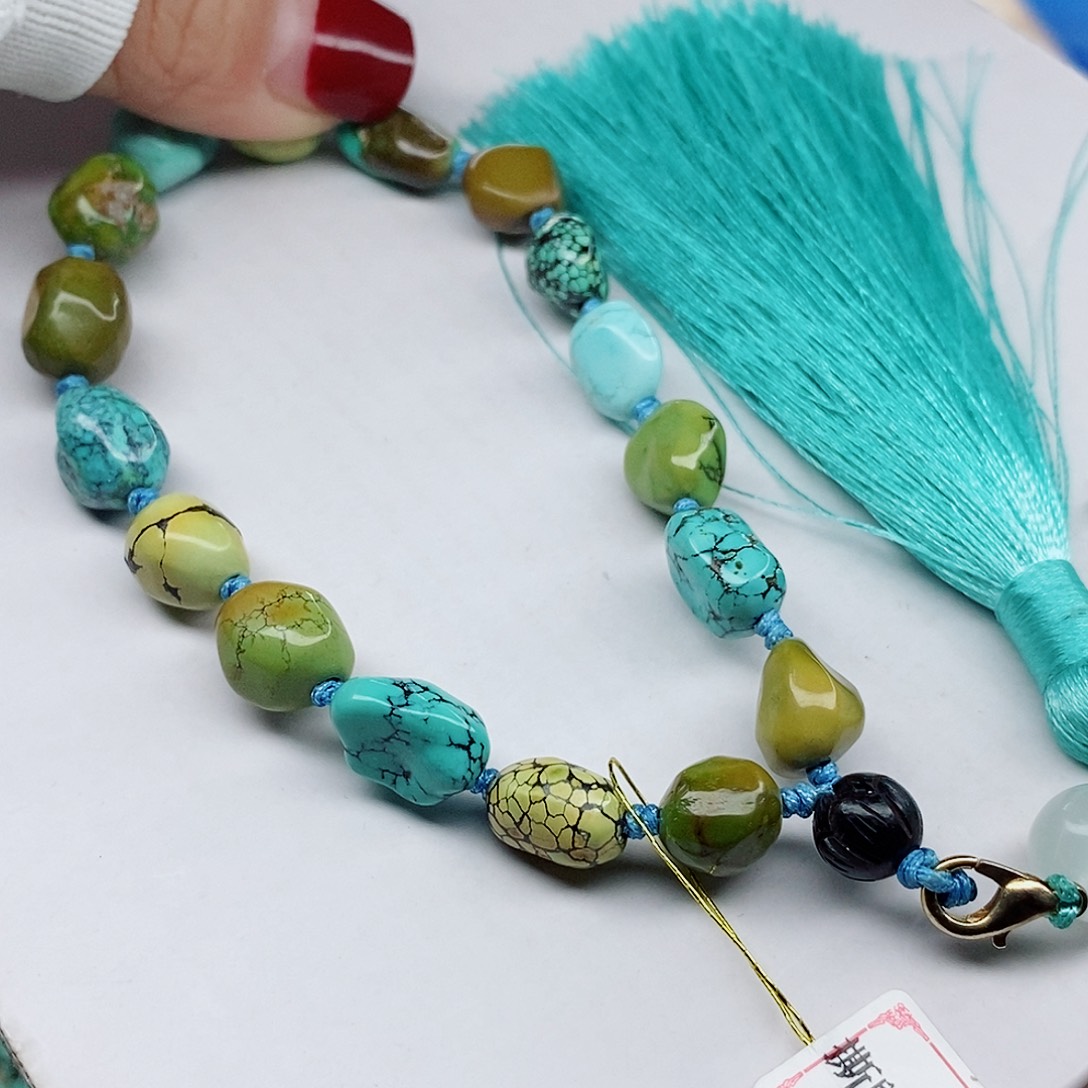 绿松石颈饰未镶嵌