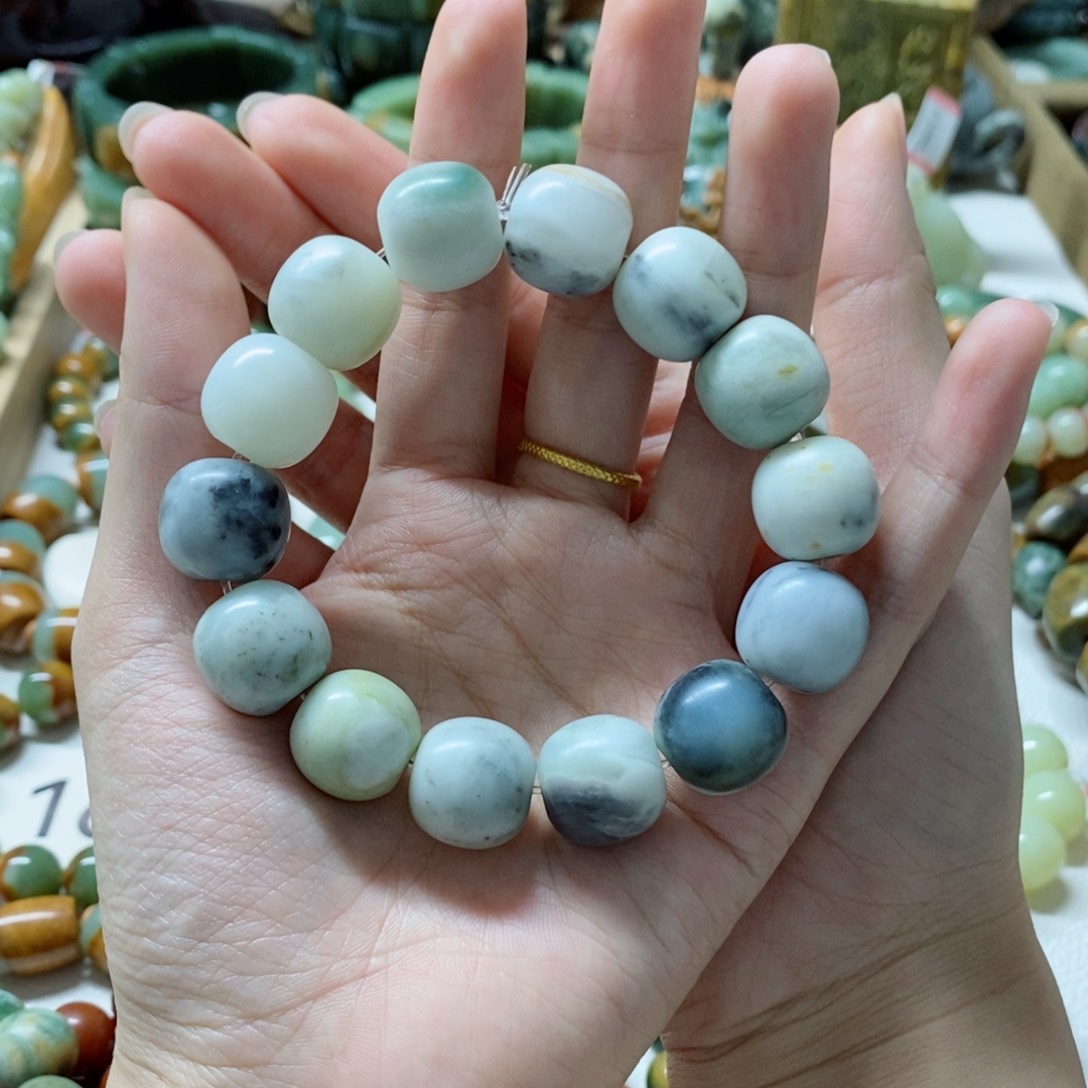 透闪石质玉手串未镶嵌