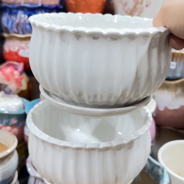 凑9块包邮，有孔，陶瓷花盆