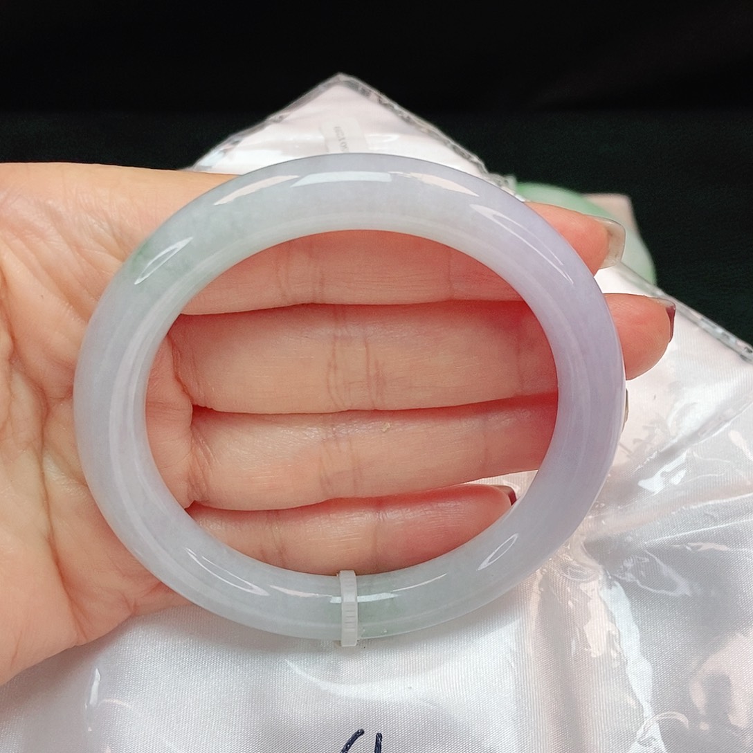 翡翠手镯未镶嵌圆