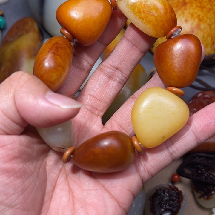 和田玉挂件未镶嵌红***