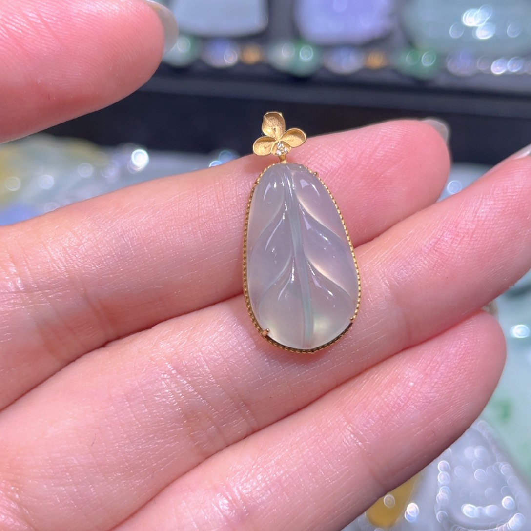 颈饰18K金镶嵌翡翠翡翠