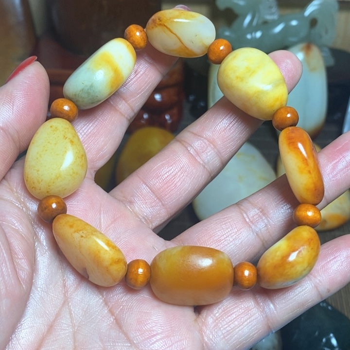 和田玉颈饰未镶嵌