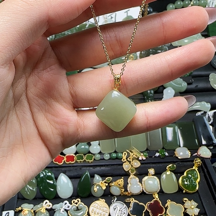 颈饰银S925镶嵌和田玉送链子送绳