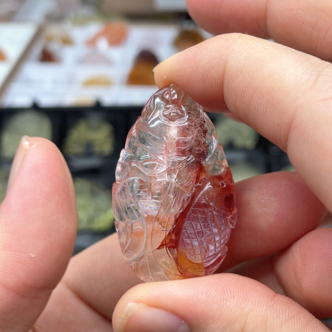 水晶吊坠(不含链)未镶嵌正***哼