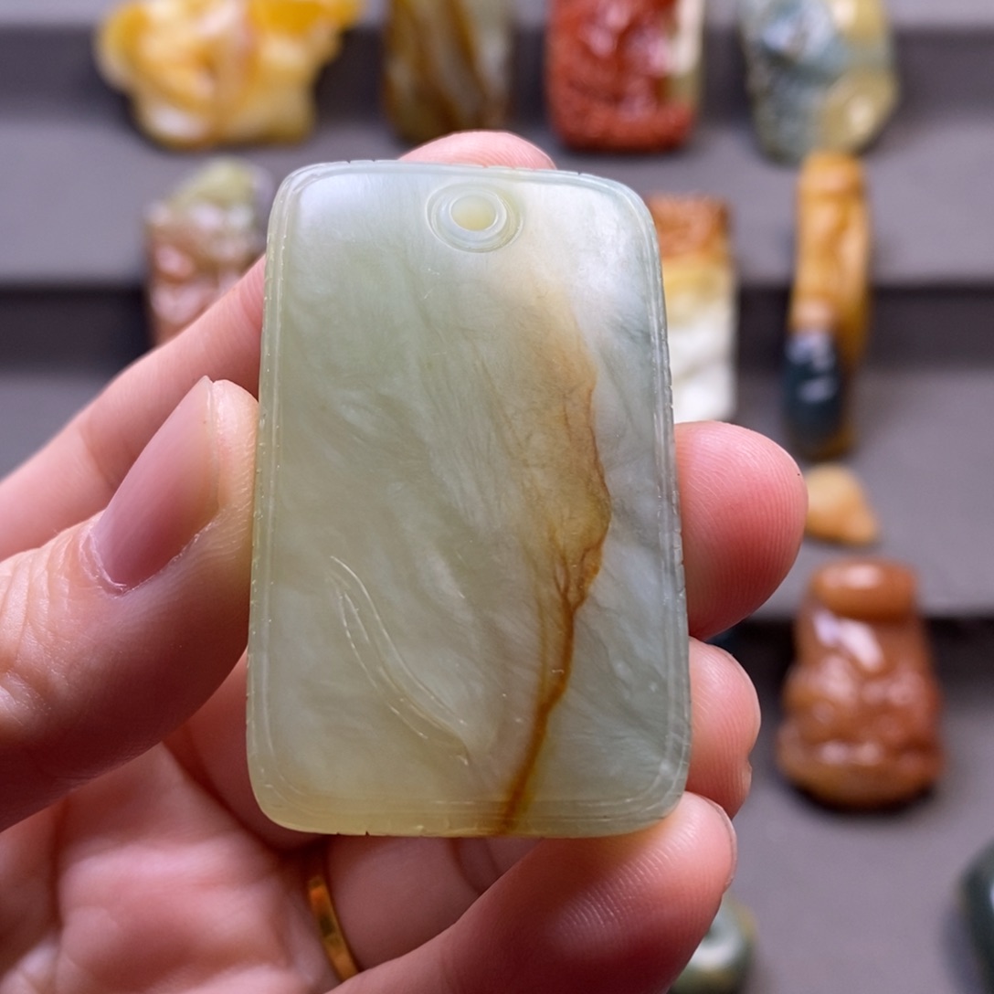 岫玉颈饰未镶嵌挂件