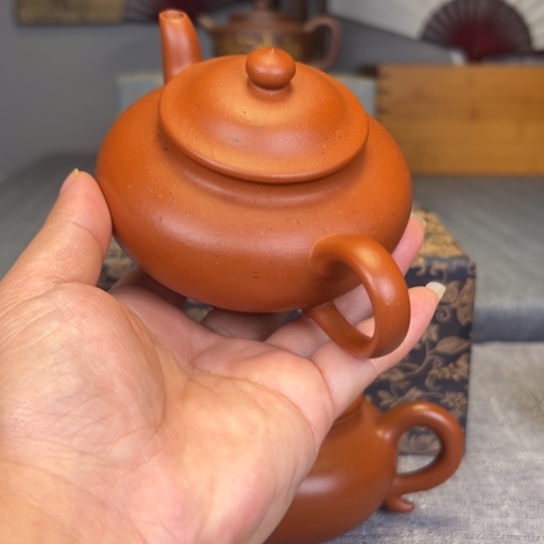 小***武段泥茶壶宜兴紫砂